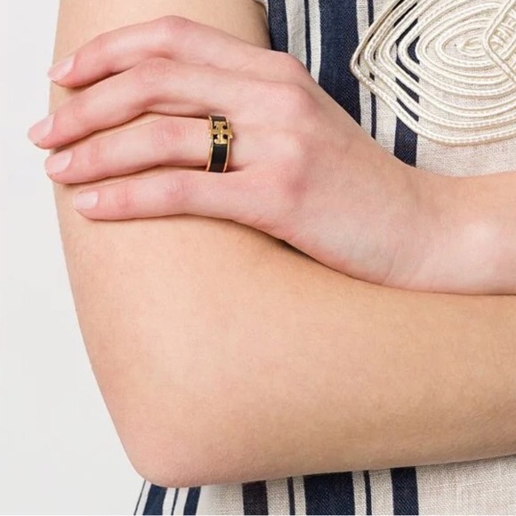 TORY BURCH • Black Kira Band Logo Ring - Picture 6 of 11
